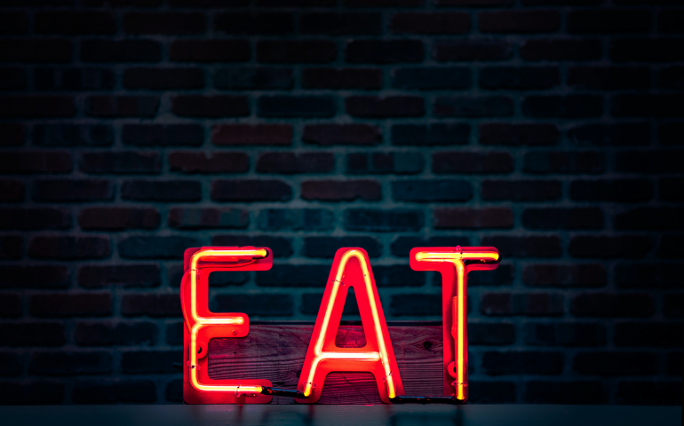 sign saying "eat"